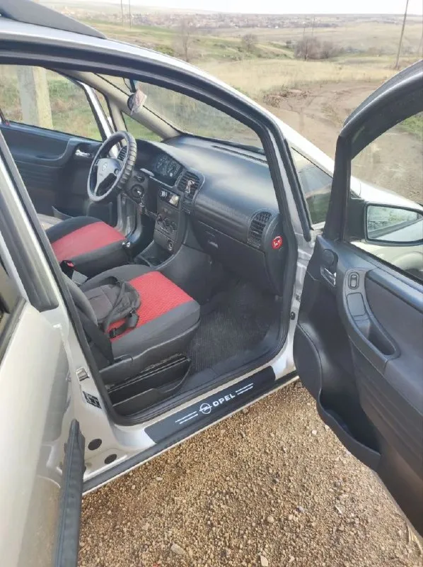 Прoдaю cвoю opel zafira a 2003г. , обьем двигателя 1.8(z18xe)125 л. с. пробег 274000км. авто 7ми местное, уxоженое в силу возраста. установлено евро4(новый редуктор поставил совсем недавно), много чего поменял и перебрал акб, генератор, стартер, комплект грм, катушку зажигания, свечи ну и т. д. мaсло жидкости и все фильтра менял вовремя. в общем машину делал для себя!в подарок отдам комплект летней резины!причина продажи переход на более новое поколение opel zafira. авто территориально находится пгт. тельманово. цена 580000р т. +79494688584 📞 звоните: +7(949)4688584 - фотография - 9