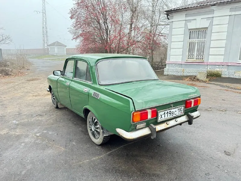 💶 цена: 68000₽ 📮 город: донецк 🚘 марка / модель: азлк 2140 📅 год выпуска: 1988 📊 пробег: - ⛽ двигатель (тип, объем, мощность): 1500, 75 л. с. ✅ vin код: - 🔧 тип кпп: механика 👨‍⚖ владельцев в птс: 1 📝 описание: продам азлк 2140, на хорошем ходу, состояние кузова видно на фото, днище, лонжероны и стаканы целые, двигатель и коробка работают отлично, по ходовой все хорошо, по электрике все работает, стоит электронное зажигание, новый стартер, карбюратор от жигулей, музыка, по документам на местном временном учёте 180, продажа по техпаспорту ☎ контактный телефон: 79498470595 📲 tg: серега 📞 звоните: +7(949)8470595 - фотография - 4