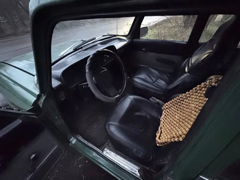 💶 цена: 68000₽ 📮 город: донецк 🚘 марка / модель: азлк 2140 📅 год выпуска: 1988 📊 пробег: - ⛽ двигатель (тип, объем, мощность): 1500, 75 л. с. ✅ vin код: - 🔧 тип кпп: механика 👨‍⚖ владельцев в птс: 1 📝 описание: продам азлк 2140, на хорошем ходу, состояние кузова видно на фото, днище, лонжероны и стаканы целые, двигатель и коробка работают отлично, по ходовой все хорошо, по электрике все работает, стоит электронное зажигание, новый стартер, карбюратор от жигулей, музыка, по документам на местном временном учёте 180, продажа по техпаспорту ☎ контактный телефон: 79498470595 📲 tg: серега 📞 звоните: +7(949)8470595 - фотография - 9