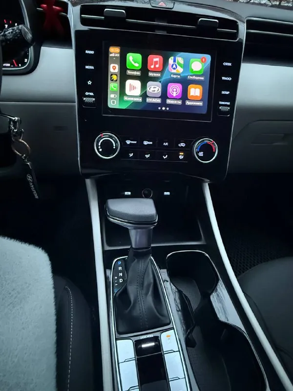 Продам личный автомобиль hyundai tucson, выпуск декабрь 2021г, пробег 48000км,8 ступ. автомат, полный привод, объем двигателя 2497см3,мощность 189л. с.комплектация :круиз-контроль, датчики света, слепых зон, система контроля полосы движения, датчики экстренного торможения, предупреждение о начале движения переднего авто, мультируль. цена 3150000р. конт. лицо лилия +79493349953 - фотография - 8