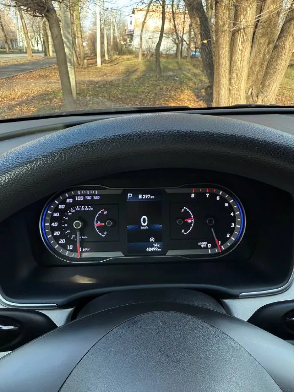 Продам личный автомобиль hyundai tucson, выпуск декабрь 2021г, пробег 48000км,8 ступ. автомат, полный привод, объем двигателя 2497см3,мощность 189л. с.комплектация :круиз-контроль, датчики света, слепых зон, система контроля полосы движения, датчики экстренного торможения, предупреждение о начале движения переднего авто, мультируль. цена 3150000р. конт. лицо лилия +79493349953 - фотография - 9