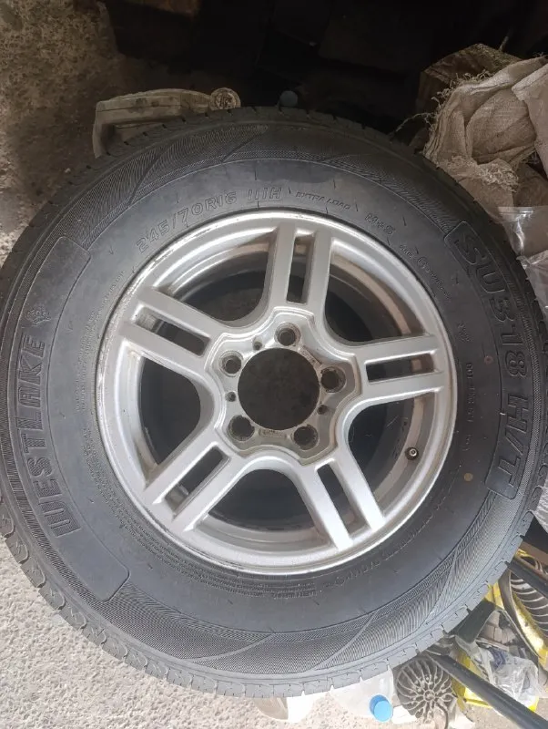 Продам: 1-2 комплект зимней резины 205/55/16 на докат. цена 3500₽. 3-4 комплект летней резины 215/50/17 на сезон смело. цена 5000₽. 5-6 комплект резины 255/50/20 состояние на фото. цена 18000₽. 7-8 комплект дисков и резины на уаз. пара новая, пара с пробегом 1500 км. цена за всё 55000₽ с торгом. 9-10 3 покрышки 225/45/18 в нормальном состоянии. цена 8500₽. всё находится в донецке. +79493045858. 📞 звоните: +7(949)3045858 - фотография - 8