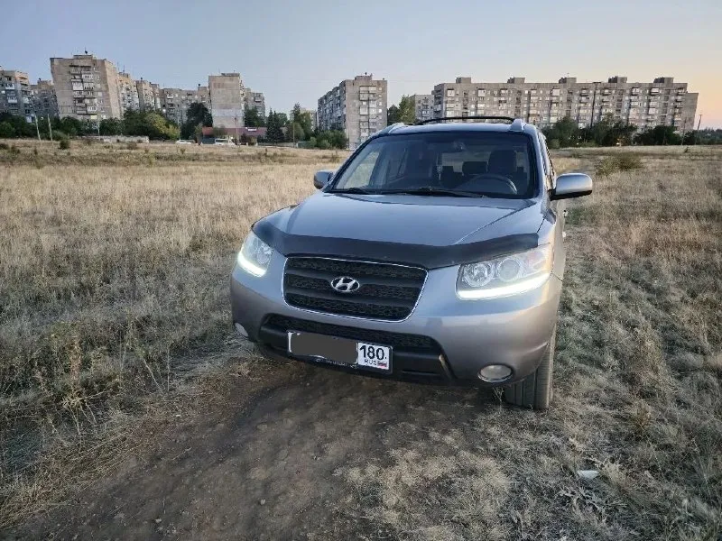 Hyundai santa fe 2 год: 2007 / двигатель: 2,7 бензин/газ. пробег: 192 тыс. км я являюсь владельцем авто уже 2 года. хорошая комплектация. хорошая музыка. полностью обслуженный и ухоженный автомобиль в отличном состоянии. 💰цена: 1.250.000 руб. торг +7 949-016-13-34 📞 звоните: +7(949)0161334 - фотография - 2