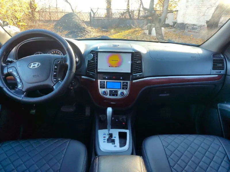Hyundai santa fe 2 год: 2007 / двигатель: 2,7 бензин/газ. пробег: 192 тыс. км я являюсь владельцем авто уже 2 года. хорошая комплектация. хорошая музыка. полностью обслуженный и ухоженный автомобиль в отличном состоянии. 💰цена: 1.250.000 руб. торг +7 949-016-13-34 📞 звоните: +7(949)0161334 - фотография - 7