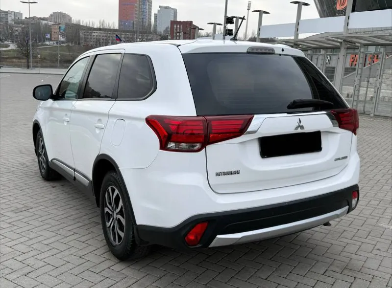 Продам mitsubishi outlander 2.0 бензин год выпуска 2016 состояние идеальное. полный привод рабочий без рыжиков сервисные книги. вложений не требует! любое оформление! я втарой хозяин! салон не затертый не порваный резина новая зимняя авто полностью обслужена до мелочей работает ровно. коробка переключает идеально климат контроль работает все жидкости заменены! стекла все родные. каждая кнопка работает) цена 1.620₽ +7-949-794-46-27 остольные вопросы по телефону звоните в любое время 📲 tg: евгений 📞 звоните: +7(949)7944627 - фотография - 5