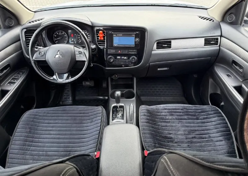 Продам mitsubishi outlander 2.0 бензин год выпуска 2016 состояние идеальное. полный привод рабочий без рыжиков сервисные книги. вложений не требует! любое оформление! я втарой хозяин! салон не затертый не порваный резина новая зимняя авто полностью обслужена до мелочей работает ровно. коробка переключает идеально климат контроль работает все жидкости заменены! стекла все родные. каждая кнопка работает) цена 1.620₽ +7-949-794-46-27 остольные вопросы по телефону звоните в любое время 📲 tg: евгений 📞 звоните: +7(949)7944627 - фотография - 8