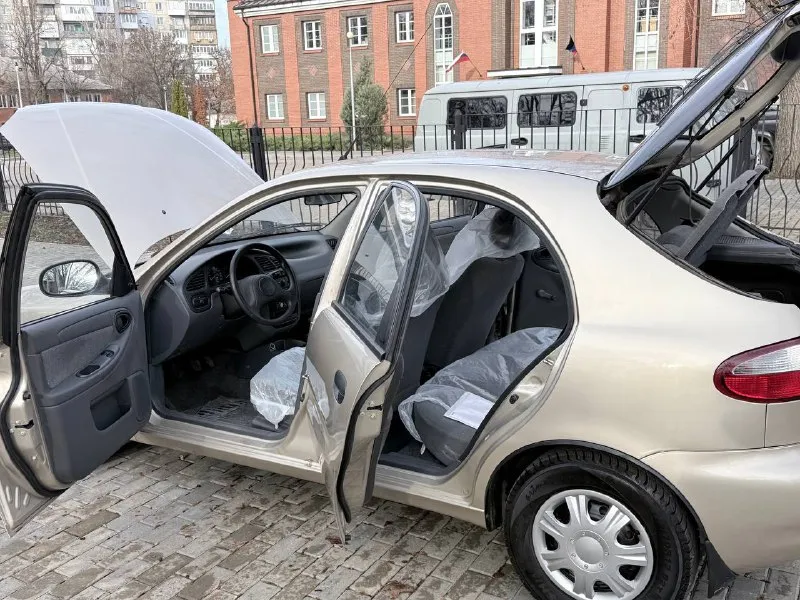 Новый ланос 2011 год 1.5 se пробег 17.850км кондиционер гидроусилитель стеклоподъемники куплен новым в г. донецк в салоне все сервисные книги есть цена до нового года 485.000р +79494143810 донецк - фотография - 2