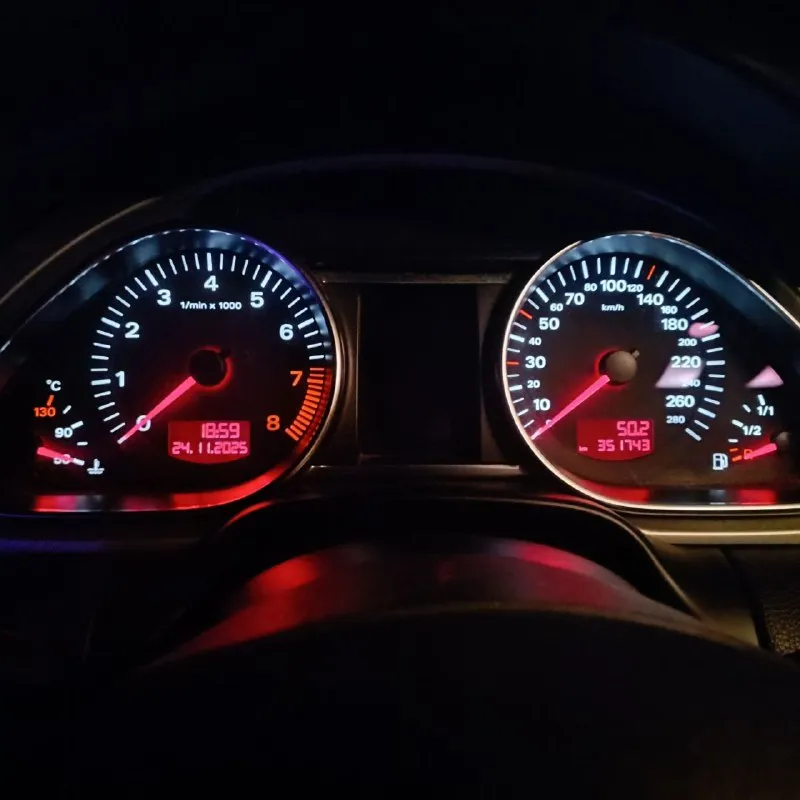 Продам audi q7 комплектация s-line машина в отличном состоянии, вовремя была замена масла(не ест), коробка в идеале, замена масла только на стенде. владею ей 3 года. есть недочёты по лк. 2 комплекта дисков r20. по всем вопросам отвечу по телефону. проверка на любом сто. город горловка телефон +79493313866 юлия 1200000 торг 📲 tg: юлечка 📞 звоните: +7(949)3313866 - фотография - 2