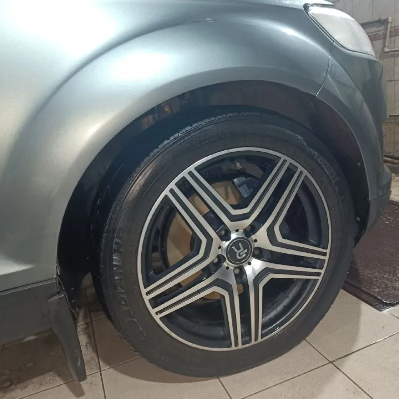 Продам audi q7 комплектация s-line машина в отличном состоянии, вовремя была замена масла(не ест), коробка в идеале, замена масла только на стенде. владею ей 3 года. есть недочёты по лк. 2 комплекта дисков r20. по всем вопросам отвечу по телефону. проверка на любом сто. город горловка телефон +79493313866 юлия 1200000 торг 📲 tg: юлечка 📞 звоните: +7(949)3313866 - фотография - 4