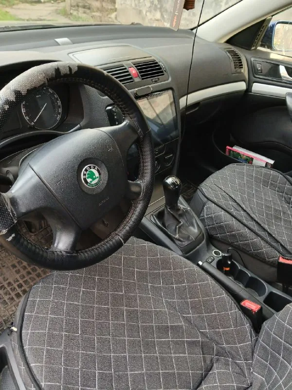 Продам skoda octavia a5,2004 года, бензин 2,0 литра, кпп механика 7 скоростей,750 тыс. ₽, +79493655820 - фотография - 5
