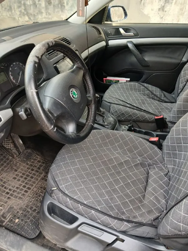 Продам skoda octavia a5,2004 года, бензин 2,0 литра, кпп механика 7 скоростей,750 тыс. ₽, +79493655820 - фотография - 6