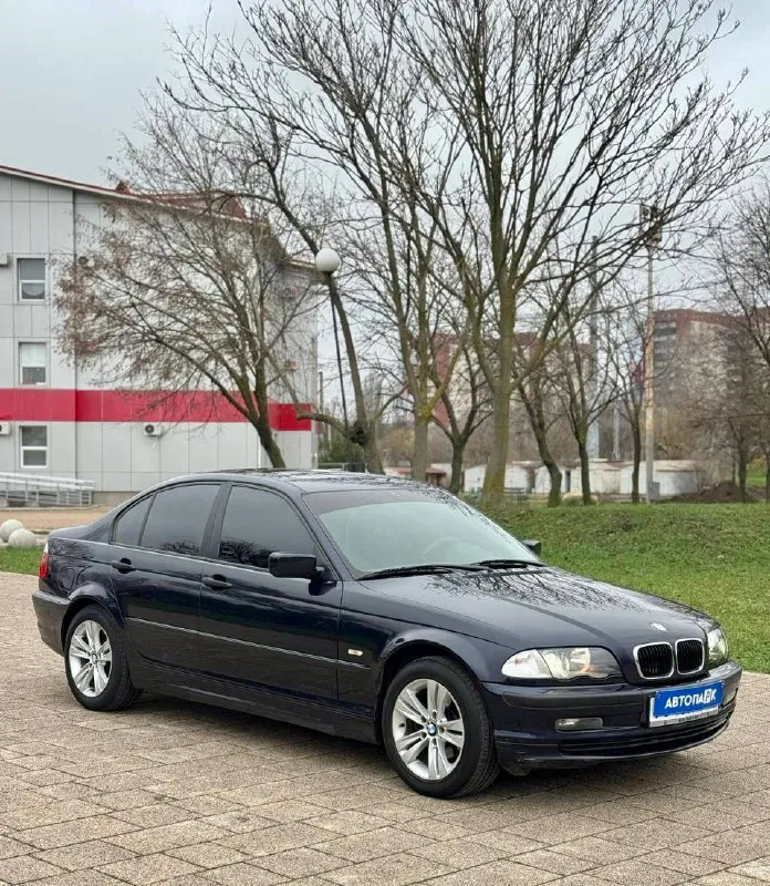 🇩🇪bmw 3 е46 💰цена: 550 000р 🏢город: мариуполь 📅год выпуска: 1998 🧾пробег: 345 662 км. ⚙️двигатель: 1.9 ⛽топливо: бензин ⚙️кпп: механика 📞 телефон: +7-949-727-41-51 +7-989-263-55-56 +7-949-551-91-52 💾 описание: ✔️ местный, не пригнанный автомобиль, уже на 180-ом регионе. ✔️ легендарная тройка в хорошем состоянии на полном ходу. комплектация с люком. кузов ровный, не гнилой, преимущественно в родной краске, без дтп, внимание на дороге обеспеченно. ✔️ двигатель в отличном состоянии, не дымит, масло не ест. мкпп переключает все передачи в штатном режиме. ходовая без посторонних звуков, вложений не требует. хорошая резина. в общем довезёт куда угодно) улица шевченко 269 - фотография - 3