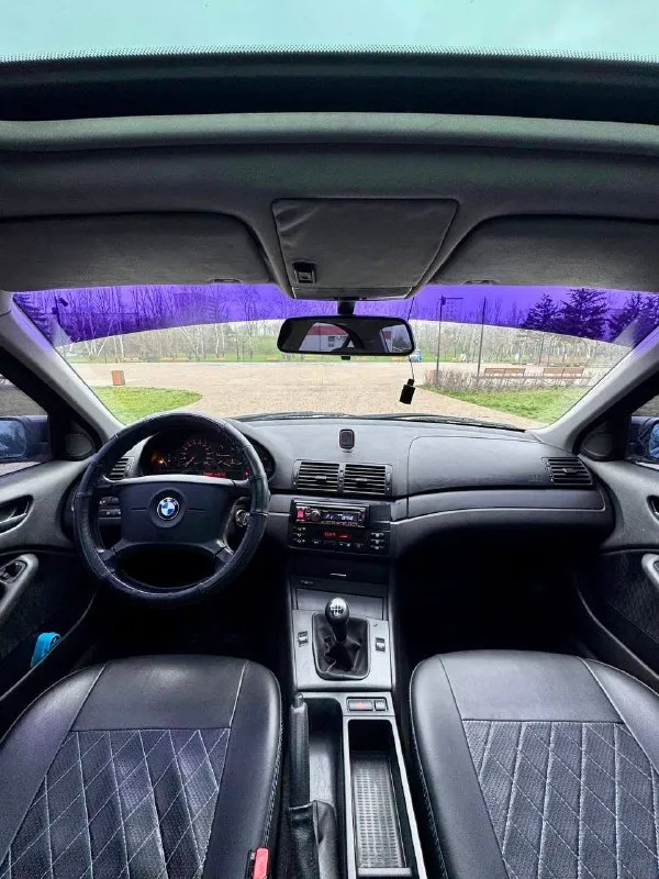 🇩🇪bmw 3 е46 💰цена: 550 000р 🏢город: мариуполь 📅год выпуска: 1998 🧾пробег: 345 662 км. ⚙️двигатель: 1.9 ⛽топливо: бензин ⚙️кпп: механика 📞 телефон: +7-949-727-41-51 +7-989-263-55-56 +7-949-551-91-52 💾 описание: ✔️ местный, не пригнанный автомобиль, уже на 180-ом регионе. ✔️ легендарная тройка в хорошем состоянии на полном ходу. комплектация с люком. кузов ровный, не гнилой, преимущественно в родной краске, без дтп, внимание на дороге обеспеченно. ✔️ двигатель в отличном состоянии, не дымит, масло не ест. мкпп переключает все передачи в штатном режиме. ходовая без посторонних звуков, вложений не требует. хорошая резина. в общем довезёт куда угодно) улица шевченко 269 - фотография - 8