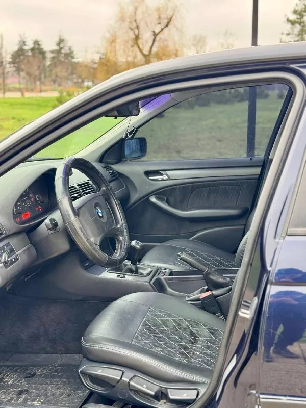 🇩🇪bmw 3 е46 💰цена: 550 000р 🏢город: мариуполь 📅год выпуска: 1998 🧾пробег: 345 662 км. ⚙️двигатель: 1.9 ⛽топливо: бензин ⚙️кпп: механика 📞 телефон: +7-949-727-41-51 +7-989-263-55-56 +7-949-551-91-52 💾 описание: ✔️ местный, не пригнанный автомобиль, уже на 180-ом регионе. ✔️ легендарная тройка в хорошем состоянии на полном ходу. комплектация с люком. кузов ровный, не гнилой, преимущественно в родной краске, без дтп, внимание на дороге обеспеченно. ✔️ двигатель в отличном состоянии, не дымит, масло не ест. мкпп переключает все передачи в штатном режиме. ходовая без посторонних звуков, вложений не требует. хорошая резина. в общем довезёт куда угодно) улица шевченко 269 - фотография - 9