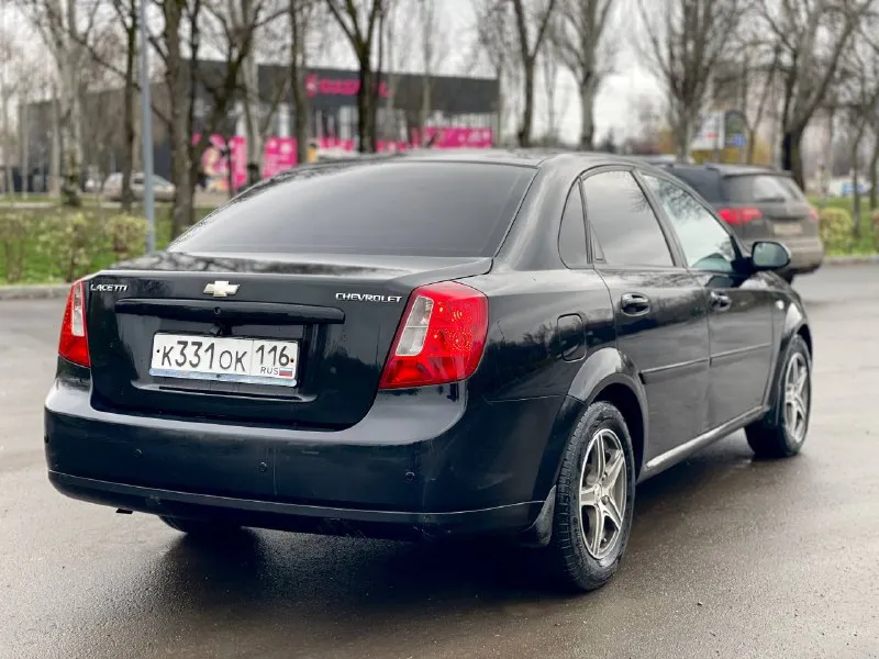 Продам chivrolet lacetti год выпуска 2008 комплектация (люкс) автомобиль в хорошем состоянии вложений не каких не требует (двигатель) в полном порядке не дымит не троит масло не ест (кпп) в хорошем состоянии не хрустит не выбивает все скоростя включаются как по маслу (ходовая) не стучит не гремит комплектация кондиционер 4 стеклоподъемника гур аудио система подогрев зеркал подогрев заднего стекла абс подушки безопасности юридически кристальна чиста штрафов ограничений нет город осмотра мариуполь номер для связи +79490854396 стоимость 485.000₽ хороший торг у капота срочно - фотография - 4
