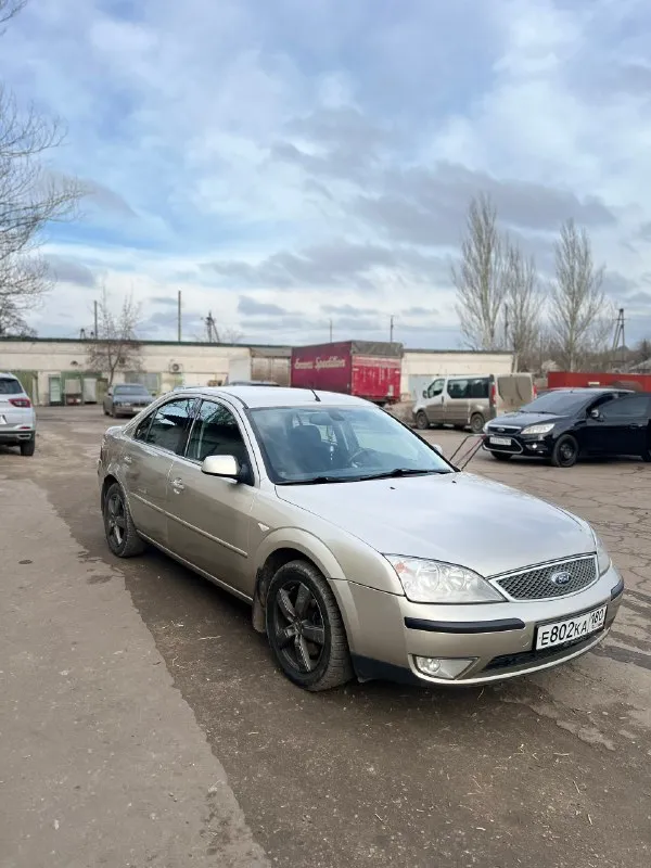 Продам ford mondeo 2.0 (150лс), механика год 2005 пробег 240к комплектация chia: климат подогрев лобового стекла пологрев заднего стекла датчик дождя датчик света 4 эл стеклоподъемника музыка sony (играет хорошо) машина в хорошем состоянии, владею год, до меня был хозяин с салона. ходовка взбитая, ничего не стучит, новое сцепление с выжимным, маховик после ремонта. климат летом был заправлен, дует лучше холодильника, печка греет, фары светят. машина не новая, есть жизненные недостатки, ничего критического. есть сигнализация, так же 2 ключа от машины. собственник цена 500тыс, торг присутствует. +7 949 369 6113 📞 звоните: +7(949)3696113 - фотография - 2