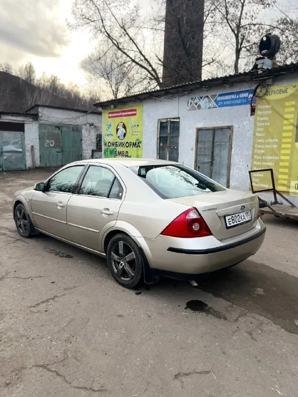 Продам ford mondeo 2.0 (150лс), механика год 2005 пробег 240к комплектация chia: климат подогрев лобового стекла пологрев заднего стекла датчик дождя датчик света 4 эл стеклоподъемника музыка sony (играет хорошо) машина в хорошем состоянии, владею год, до меня был хозяин с салона. ходовка взбитая, ничего не стучит, новое сцепление с выжимным, маховик после ремонта. климат летом был заправлен, дует лучше холодильника, печка греет, фары светят. машина не новая, есть жизненные недостатки, ничего критического. есть сигнализация, так же 2 ключа от машины. собственник цена 500тыс, торг присутствует. +7 949 369 6113 📞 звоните: +7(949)3696113 - фотография - 4