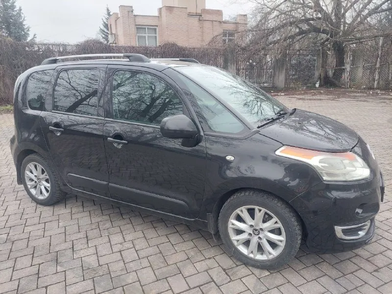 Цена 640.000тыс. руб торг!!! продом sitroen c3 picasso год 2010 1.6 бензин механика-5ст пробег 220.0... - фотография