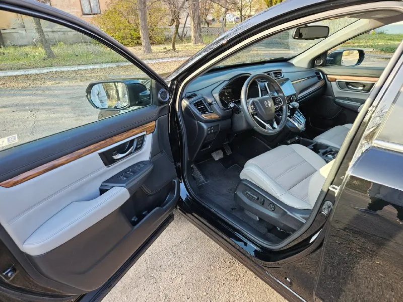 Honda cr-v 2022 год ex-l 4wd 57000км +79498540200 3 050 000₽ ​кожаный салон (сиденья, руль, рычаг кпп) ​электропривод сиденья водителя с памятью положений ​электропривод сиденья переднего пассажира ​электропривод двери багажника (с регулируемой высотой открытия) ​apple carplay /android auto ​автоматическое затемнение зеркала заднего вида ​подогрев передних сидений ​адаптивный круиз-контроль (acc) ​система удержания в полосе (lkas) ​система предотвращения столкновений (cmbs) ​система мониторинга "слепых зон" (blind spot information system) с мониторингом перекрестного трафика сзади 📲 tg: денис 📞 звоните: +7(949)8540200 - фотография - 6
