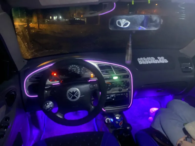 Продам ланос шеснарь 200000 руб едет очень хорошо ходовая в порядки менялась, колеса зимка шипованные комплект гур кондей 2 подушки безопасности стеклоподъемники обогрев заднего стекла музыка электроригулер фар, газ в писан нужно подключить, есть моменты по кузову торг +79498515491 обмен доки в полном порядки, центральный замок 📞 звоните: +7(949)8515491 - фотография - 9