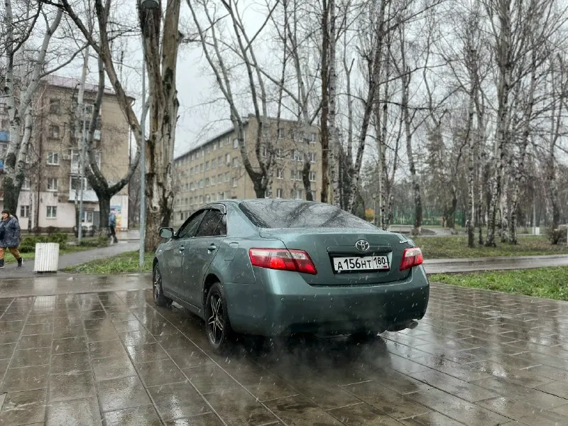 ✅продам toyota camry 40. год выпуска 2006. двигатель 2.4 на механике, очень надёжное сочетание! машина в хорошем состоянии! последние 9 лет в одних руках была! стоит хорошая музыка (саб буфер, усилители тд. ) ✅по комплектации(ел. зеркала, подогревы сидений, датчики света, дождя, климат контроль, парктроники, камера заднего вида) и др. по кузову рыжиков ржавчины нечего такого нет! двигатель без нариканий работает тихо, не дымит, масло не расходует. документы в полном порядке! 🚀цена 865тыс. торг. +79494501581 находиться г. харцызск езжу каждый день, если нужно могу пригнать ! 📞 звоните: +7(949)4501581 - фотография - 7
