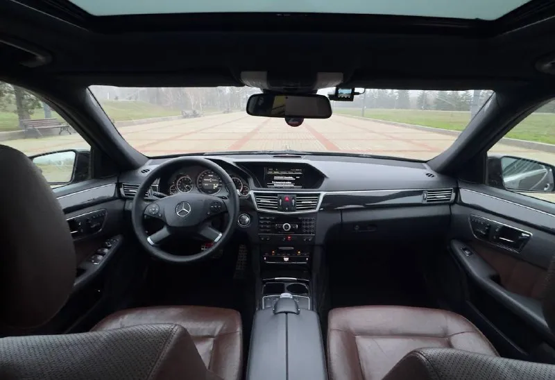 Mercedes e350 w212 2009г mотор 3.5 v6 272л. с, коробка автомат 7g-tronic очень богатая комплектация avantgarde полностью обслужена. новая зимняя резина цена 1.550.000 торг донецк +79495138344 📲 tg: @archi_066 📞 звоните: +7(949)5138344 - фотография - 5