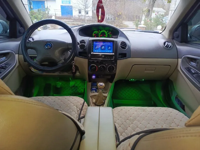 Продам geely mk 1.6 бензин/газ(таблетка) 2008 года, пробег 75000. 2 владельца, у первого хозяина приобреталась на пробеге 10000км. в основном трассовая эксплуатация. коробка переключает плавно, мотор надежный, неприхотливый, работает хорошо. в обслуживании недорогой авто. на r15 дисках. комплектация : кожанный салон кондиционер ( заправлен работает отлично ) люк(работает в двух положениях) 4 автоматических электростеклоподъемника с доводчиками 2din android магнитола teyes. дорогая линзованная билэд оптика автомобиль юридически чист, на рф учёте вы будете первым владельцем. цена 420000рублей город горловка 📲 tg: @gorlovskyy95 📞 +79493669137 📲 tg: @gorlovskyy 📞 звоните: +7(949)3669137 - фотография - 9