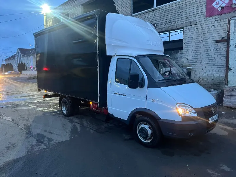 Продам газель бизнес 2024 года. покупался новым в ростове, автосалон авторитейл. пробег 37648 км. двигатель 2.7 эвотек, газ/бензин, механика 5 ступка, газовый баллон на 100 литров, состояние нового автомобиля, салон не затертый, верхняя и боковая загрузка, спойлер, газ, ворота вписаны в птс. размер будки внутренний: длина 4.2м, ширина 2.1м, высота 2,2м. осмотр в донецке. подробная информация по телефону. цена 2200000 руб. разумный торг у капота. звоните +79493750054 павел 📞 звоните: +7(949)3750054 - фотография - 3