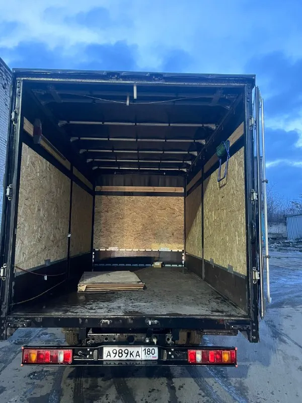 Продам газель бизнес 2024 года. покупался новым в ростове, автосалон авторитейл. пробег 37648 км. двигатель 2.7 эвотек, газ/бензин, механика 5 ступка, газовый баллон на 100 литров, состояние нового автомобиля, салон не затертый, верхняя и боковая загрузка, спойлер, газ, ворота вписаны в птс. размер будки внутренний: длина 4.2м, ширина 2.1м, высота 2,2м. осмотр в донецке. подробная информация по телефону. цена 2200000 руб. разумный торг у капота. звоните +79493750054 павел 📞 звоните: +7(949)3750054 - фотография - 7