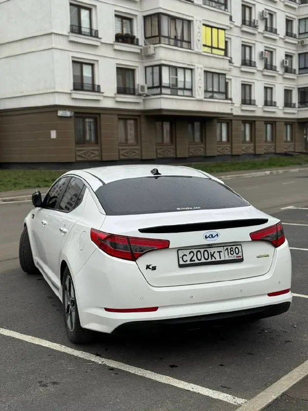 📌📌📌 Продам kia k5 (optima) 10.2013 года выпуска. 🚘 автомобиль чистый кореец 🔥 ( не америка❗️, не грузия❗️) авто без дтп, в такси не была. Автомобиль в очень хорошем состоянии, полностью обслужен, вложений никаких не требует, обслуживалась всегда своевременно. 🚀 двигатель атмосферный 2.0 бензин + гибрид, масло не расходует, от замены до замены, в отличном состоянии, очень экономичное авто. Родной пробег 211.000 🧨 (родной). По гибриду, коробке, ходовке никаких вопросов нет. Коробка-обычный гидротрансформатор без пинков, рывков, толчков и так далее. 🛞 кузов в родной краске, есть два вторичных окраса. Цвет белый перламутр, очень красиво выглядит. Стекла абсолютно все родные, включая лобовое. 💥 очень хорошая комплектация: 🎁 -двойной климат контроль -кондиционер(заправлен летом 2024г) -полный электропривод сидений -подогрев сидений -вентиляция сидений -подогрев руля -без ключевой доступ -электро складывание зеркал+подогрев -кожаные сиденья с перфорацией -кожаный мультируль -кр
📞 Звоните: +7(949)5318485 - фотография - 1