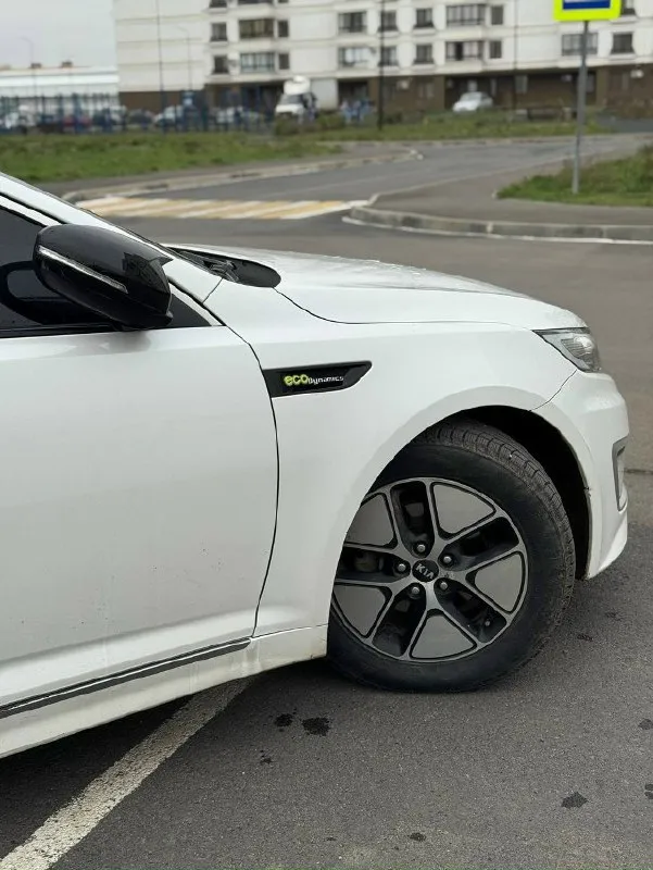 📌📌📌 Продам kia k5 (optima) 10.2013 года выпуска. 🚘 автомобиль чистый кореец 🔥 ( не америка❗️, не грузия❗️) авто без дтп, в такси не была. Автомобиль в очень хорошем состоянии, полностью обслужен, вложений никаких не требует, обслуживалась всегда своевременно. 🚀 двигатель атмосферный 2.0 бензин + гибрид, масло не расходует, от замены до замены, в отличном состоянии, очень экономичное авто. Родной пробег 211.000 🧨 (родной). По гибриду, коробке, ходовке никаких вопросов нет. Коробка-обычный гидротрансформатор без пинков, рывков, толчков и так далее. 🛞 кузов в родной краске, есть два вторичных окраса. Цвет белый перламутр, очень красиво выглядит. Стекла абсолютно все родные, включая лобовое. 💥 очень хорошая комплектация: 🎁 -двойной климат контроль -кондиционер(заправлен летом 2024г) -полный электропривод сидений -подогрев сидений -вентиляция сидений -подогрев руля -без ключевой доступ -электро складывание зеркал+подогрев -кожаные сиденья с перфорацией -кожаный мультируль -кр
📞 Звоните: +7(949)5318485 - фотография - 2