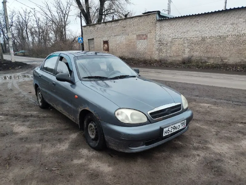 Продам заз ланос 2009 года выпуска, на ходу, на газу, состояние кузова видно на фото, днище, лонжероны, и стаканы целые, двигатель и коробка работают хорошо, по электрике все работает, комплектация гидроусилитель руля, кондиционер и передние стеклоподъёмники (все работает), на машине установлен газ евро4, стоит музыка, зимняя резина, по документам постоянный местный учёт, я хозяин, цена 153.000руб, машина находится в донецке в кировском районе, остальные вопросы по телефону +79494327242 📲 tg: @snikita16 📞 звоните: +7(949)4327242 - фотография - 2