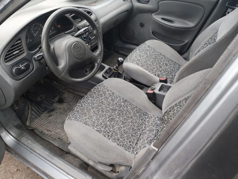 Продам заз ланос 2009 года выпуска, на ходу, на газу, состояние кузова видно на фото, днище, лонжероны, и стаканы целые, двигатель и коробка работают хорошо, по электрике все работает, комплектация гидроусилитель руля, кондиционер и передние стеклоподъёмники (все работает), на машине установлен газ евро4, стоит музыка, зимняя резина, по документам постоянный местный учёт, я хозяин, цена 153.000руб, машина находится в донецке в кировском районе, остальные вопросы по телефону +79494327242 📲 tg: @snikita16 📞 звоните: +7(949)4327242 - фотография - 8