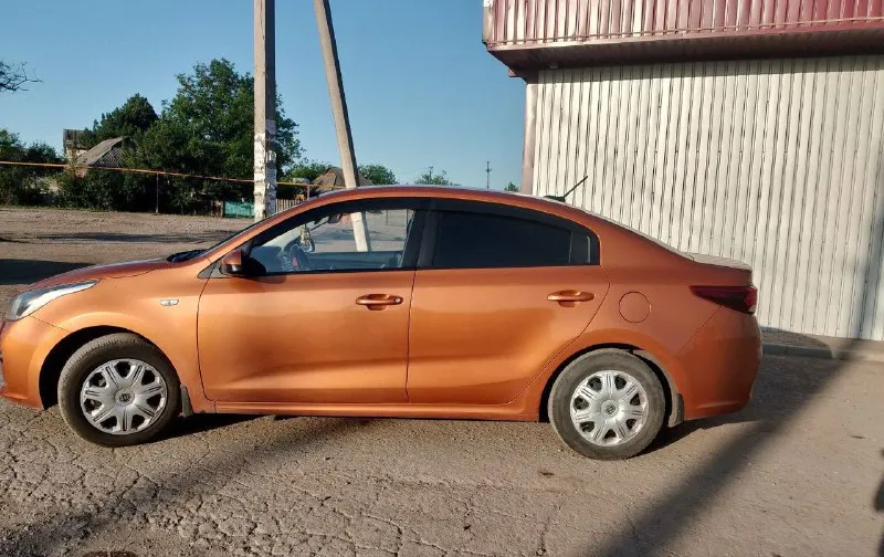 Авто kia рио 2017г. Механика 6 ступка,4 электро стеклоподъёмника, эл. Регулировка зеркал, эл. Усилитель руля, мульти руль, кондёр, подогрев передних сидений и руля, подогрев лобового стекла, и многое другое, салон не затерт, ходовая в порядке 950.000руб торг. +79495324527
📞 Звоните: +7(949)5324527 - фотография - 2