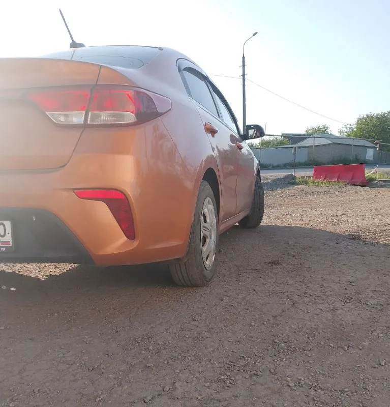 Авто kia рио 2017г. Механика 6 ступка,4 электро стеклоподъёмника, эл. Регулировка зеркал, эл. Усилитель руля, мульти руль, кондёр, подогрев передних сидений и руля, подогрев лобового стекла, и многое другое, салон не затерт, ходовая в порядке 950.000руб торг. +79495324527
📞 Звоните: +7(949)5324527 - фотография - 4