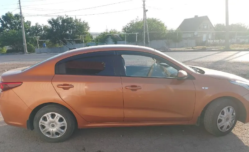 Авто kia рио 2017г. Механика 6 ступка,4 электро стеклоподъёмника, эл. Регулировка зеркал, эл. Усилитель руля, мульти руль, кондёр, подогрев передних сидений и руля, подогрев лобового стекла, и многое другое, салон не затерт, ходовая в порядке 950.000руб торг. +79495324527
📞 Звоните: +7(949)5324527 - фотография - 5