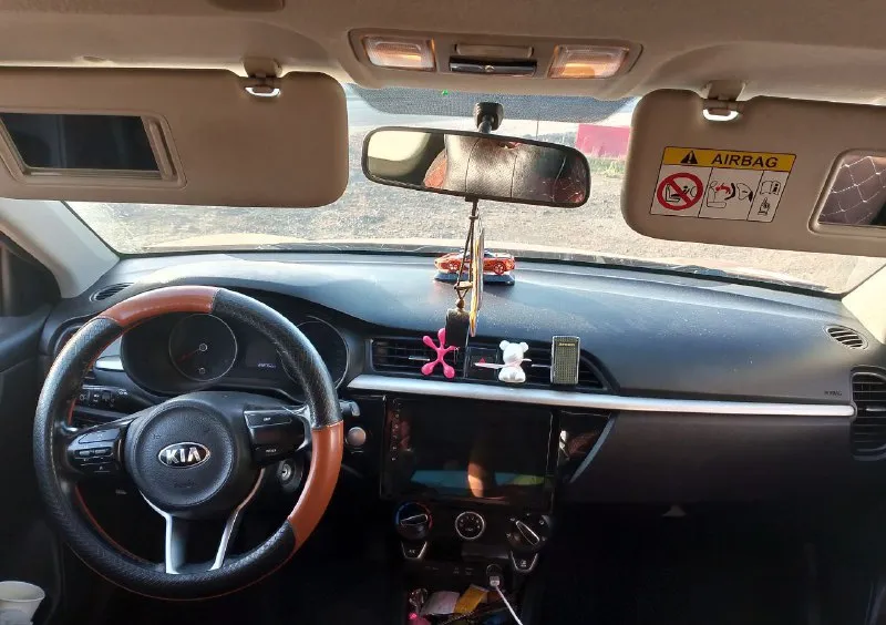 Авто kia рио 2017г. Механика 6 ступка,4 электро стеклоподъёмника, эл. Регулировка зеркал, эл. Усилитель руля, мульти руль, кондёр, подогрев передних сидений и руля, подогрев лобового стекла, и многое другое, салон не затерт, ходовая в порядке 950.000руб торг. +79495324527
📞 Звоните: +7(949)5324527 - фотография - 7