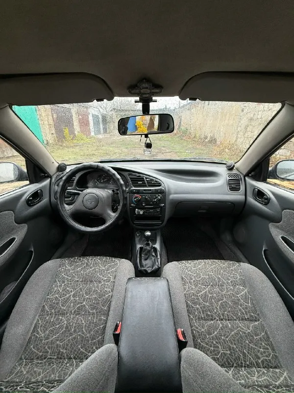 215.000₽ торг продам zaz daewoo lanos 1.5, с евро 3(таблетка в багажнике) поляк, везде надписи на польском, с кондиционером(рабочим), гидроусилителем руля, стеклоподъемниками, музыкой, сигнализацией. сразу пишу, кузов в дрянном состоянии, правый порог ржавый, по кузову есть рыжи техническая часть - супер. в августе (5.000 км назад) сделал большое то, с заменой сцепления, масла в коробке, что-то меняли еще по ходовой, уже не вспомню, недавно полностью перебрали генератор, вся внутрянка новая, в специализированном сервисе делали, может еще гарантия на работу сохранилась деньги не экономил, ставил новые хорошие запчасти. никогда не подводила, всегда на ходу. машина в одних руках 4 года, недавно поставил на рф учет, всю жизнь была в донецке, эксплуатировалась по рабочим делам, 70% пробега по трассе по технике вложений не требует, по кузову - нужны сварочные работы. если машина нужна просто ездить, даже варить ничего не нужно😁кататься и все. комплект зимней, летней резин 📞 звоните: +7(949)0510564 - фотография - 7