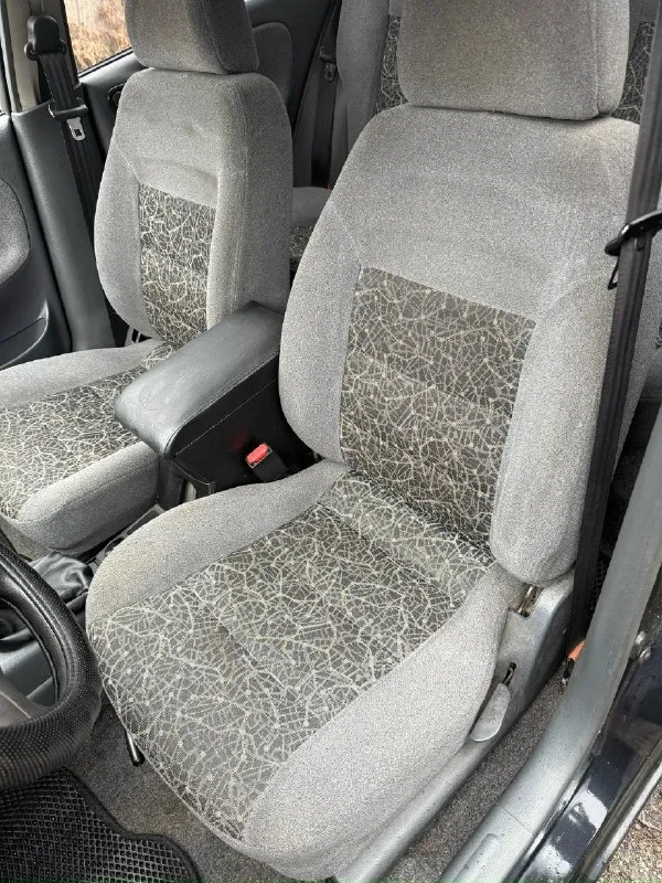 215.000₽ торг продам zaz daewoo lanos 1.5, с евро 3(таблетка в багажнике) поляк, везде надписи на польском, с кондиционером(рабочим), гидроусилителем руля, стеклоподъемниками, музыкой, сигнализацией. сразу пишу, кузов в дрянном состоянии, правый порог ржавый, по кузову есть рыжи техническая часть - супер. в августе (5.000 км назад) сделал большое то, с заменой сцепления, масла в коробке, что-то меняли еще по ходовой, уже не вспомню, недавно полностью перебрали генератор, вся внутрянка новая, в специализированном сервисе делали, может еще гарантия на работу сохранилась деньги не экономил, ставил новые хорошие запчасти. никогда не подводила, всегда на ходу. машина в одних руках 4 года, недавно поставил на рф учет, всю жизнь была в донецке, эксплуатировалась по рабочим делам, 70% пробега по трассе по технике вложений не требует, по кузову - нужны сварочные работы. если машина нужна просто ездить, даже варить ничего не нужно😁кататься и все. комплект зимней, летней резин 📞 звоните: +7(949)0510564 - фотография - 9