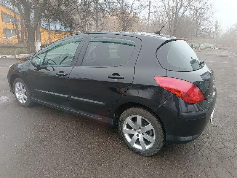 Цена 540.000тыс. руб торг!!! продом peugeot 308 год 2010 мотор 1.6 бензин акпп- автомат пробег 180.000тыс автомобиль в хорошем техническом состояние а так же и по кузову. в хорошей комплектации:двухзонный климат-контроль(рабочий), полный эл пакет, эл зеркала с подогревом, эл стеклоподъемники, датчик света, датчик дождя. abs, airbag, esp, подогрев передних сидений, подогрев заднего стекла, полный борт компьютер. , сервисные книжки. расход очень приятный. на хорошей зимней резине! по документам полный порядок, рф учёт переоформление без проблем! автомобиль находится в городе донецк в центре. цена 540.000 тыс. руб торг !!! возможна продажа в кредит. по всем интересующим вопросам звоните :+79490510616 📞 звоните: +7(949)0510616 - фотография - 5