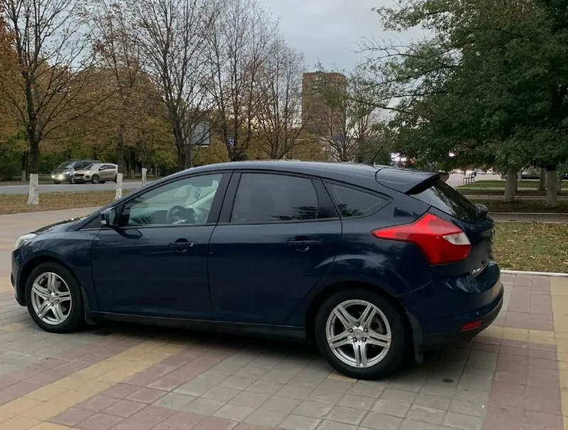 Ford focus iii 2014.1.6(105л. с) ❗️цена 560₽ -два владельца -птс оригинал - мотор после капиталки -коробка на отлично, без пинков. - мультируль - подогрев сидений - ухоженный салон отличная машина за свои деньги. любые проверки. +79185743475 юлия - фотография - 4