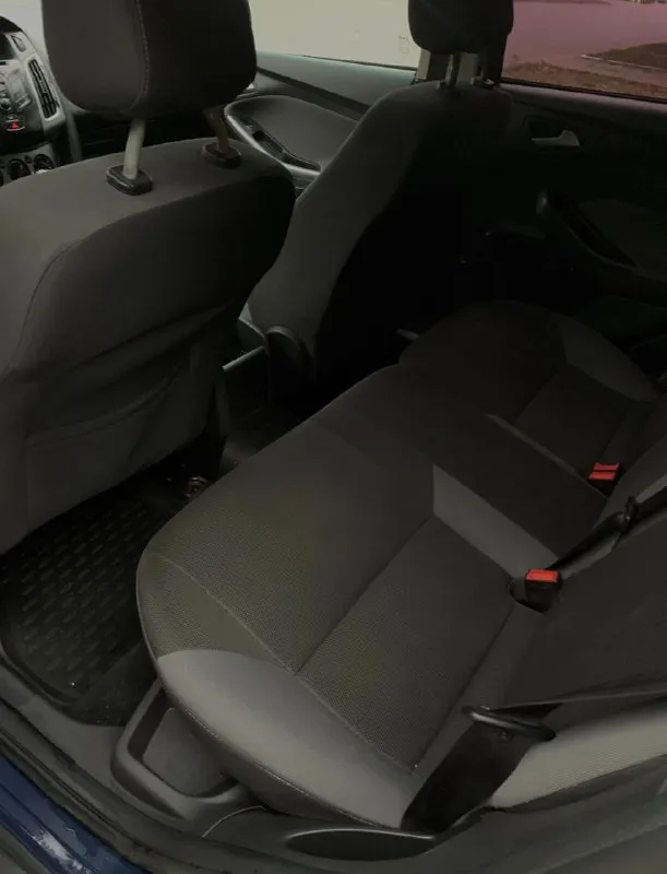 Ford focus iii 2014.1.6(105л. с) ❗️цена 560₽ -два владельца -птс оригинал - мотор после капиталки -коробка на отлично, без пинков. - мультируль - подогрев сидений - ухоженный салон отличная машина за свои деньги. любые проверки. +79185743475 юлия - фотография - 5
