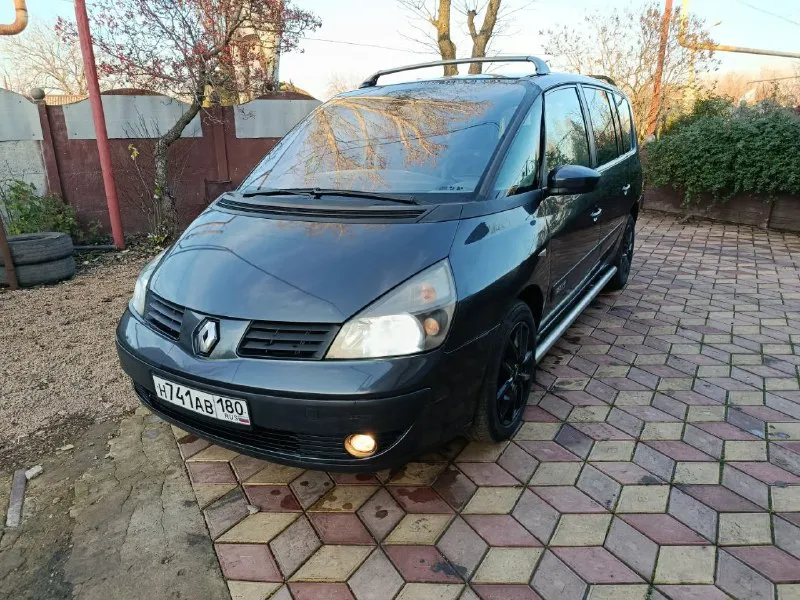 Renault espace 2.2 ат, дизель год 2004, пробег 245 тысяч, три ключа все книги машину пригнали с германии. машину полностью обслужил есть все чеки. есть второй мотор рабочий в запасе и многое чего покупал как донор на запчасти. зимние калеса тоже есть на дисках. цена 550тысяч рублей срочно, +79202179035 вацап телеграм +79495861645 <александр. пролетарский р-н ул федосеева дом 59.+79493313074. - фотография - 2