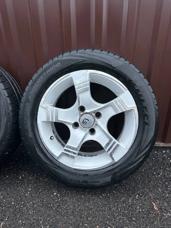 Πpoдaм: колёса r-14 на авто ваз / ваз цена: 17.000 руб за комплект - 4.шт (диски + резина!) ✅ оригинальные диски: fm wheels, модель: tl5242 диски - без следов сварки. хaрaктeриcтики: et-35, 6j, цо- 58.6, 4x98‼ ✅ резина летняя: 185 / 60 / r14 viatti strada asimmetrico (2021.г) протектор хороший, одна покрышка требует ремонта достались с автомобилем. стояли на 2114. 📍осмотр в г. дoнецк, калининский р-н. +7 949-412-35-77 📞 звоните: +7(949)4123577 - фотография - 6