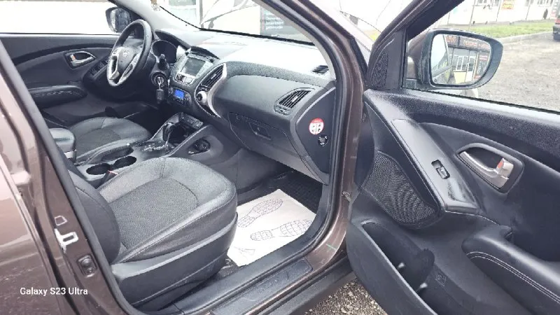 🚗срочно торг 🚘хендай ix 35 ⚙️двигатель: 2.0л ⛽️вид топлива бензин 📦кпп: автомат 🗺️пробег:157000км ⚙️привод: полный 📅год выпуска: 2013 💴цена: 1м200тр автомобиль идеал зелёная авто тека🦚🦚🦚 состоянии не бита не крашена 100% вложений не требует объем двигателя 2.0 богатая комплектация -кожаный слон -камера задниговида вида •усилитель руля • 2 выхох зоныый клима •4 эл стеклоподъёмника •подогревы сидений •мультимедиа usb aux • безопасность (airbag) abs esp •эл регулировка зеркал 📞 🇷🇺 звоните: +79494660985 +79498307562 📍•город макеевка - фотография - 7