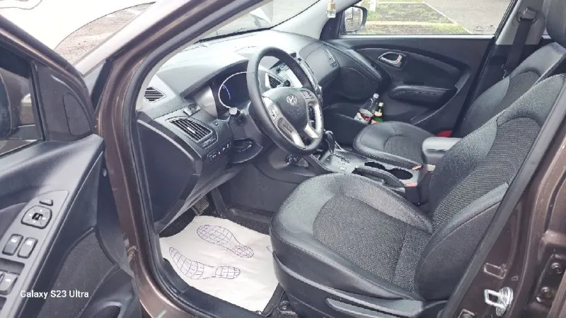 🚗срочно торг 🚘хендай ix 35 ⚙️двигатель: 2.0л ⛽️вид топлива бензин 📦кпп: автомат 🗺️пробег:157000км ⚙️привод: полный 📅год выпуска: 2013 💴цена: 1м200тр автомобиль идеал зелёная авто тека🦚🦚🦚 состоянии не бита не крашена 100% вложений не требует объем двигателя 2.0 богатая комплектация -кожаный слон -камера задниговида вида •усилитель руля • 2 выхох зоныый клима •4 эл стеклоподъёмника •подогревы сидений •мультимедиа usb aux • безопасность (airbag) abs esp •эл регулировка зеркал 📞 🇷🇺 звоните: +79494660985 +79498307562 📍•город макеевка - фотография - 9