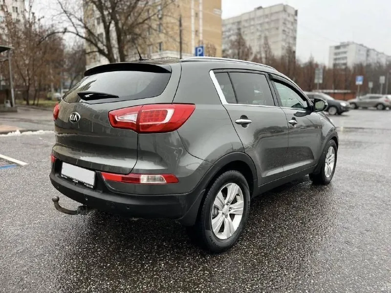 Kia sportage 2012 года
Двигатель 2.0 бензин/газ, с автоматической коробкой передач - все работает отлично, двигатель тихий
Установлено качественное газовое оборудование, вписано в документы
Родной пробег 196 тысяч километров
Подвеска в отличном состоянии, без посторонних шумов (перебиралась и делали развал-схождение)
Машина не требует никаких вложений, полностью обслужена
Предмаксимальная комплектация с двухзонным климат-контролем, подогревом передних и задних сидений, бортовым компьютером, датчиками дождя и света, камерой заднего вида, парктрониками, мультимедией с навигацией, мультирулем с круиз-контролем, помощью спуска с горы, подключаемым полным приводом
Стс, птс оригинал на руках, юридически чистая, без штрафов, буду присутствовать в мрэо
Дополнительные фото пришлю по запросу, пишите
Цена - 1.280 тысяч рублей, торг уместен при осмотре
Пролетарский район, моспино
Звоните +79493463931, телеграмм
📲 Tg: @m_maksik3
📞 Звоните: +7(949)3463931 - фотография - 4