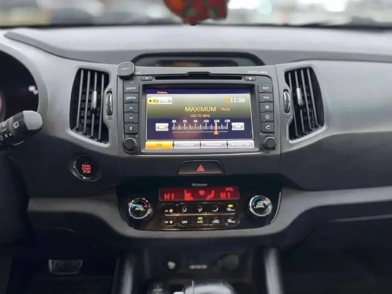 Kia sportage 2012 года
Двигатель 2.0 бензин/газ, с автоматической коробкой передач - все работает отлично, двигатель тихий
Установлено качественное газовое оборудование, вписано в документы
Родной пробег 196 тысяч километров
Подвеска в отличном состоянии, без посторонних шумов (перебиралась и делали развал-схождение)
Машина не требует никаких вложений, полностью обслужена
Предмаксимальная комплектация с двухзонным климат-контролем, подогревом передних и задних сидений, бортовым компьютером, датчиками дождя и света, камерой заднего вида, парктрониками, мультимедией с навигацией, мультирулем с круиз-контролем, помощью спуска с горы, подключаемым полным приводом
Стс, птс оригинал на руках, юридически чистая, без штрафов, буду присутствовать в мрэо
Дополнительные фото пришлю по запросу, пишите
Цена - 1.280 тысяч рублей, торг уместен при осмотре
Пролетарский район, моспино
Звоните +79493463931, телеграмм
📲 Tg: @m_maksik3
📞 Звоните: +7(949)3463931 - фотография - 9