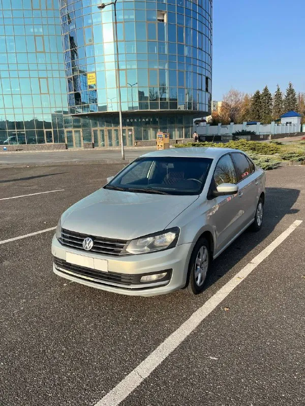 Volkswagen polo •год - 2010 • - 1,6 бензин •коробка - автомат по технике хороший, всё работает, конд... - фотография