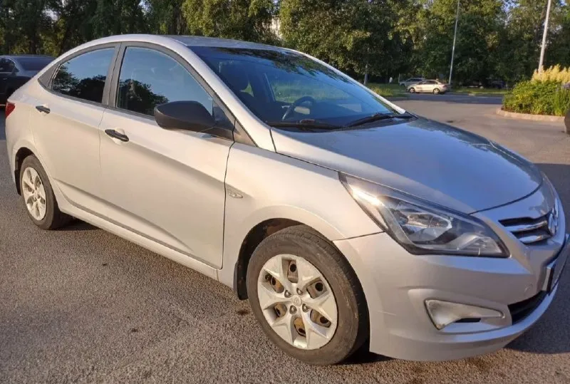 Hyundai solaris 2015 1.4 (107л. с.) расход топлива 5.5-6.3/100 км кпп- механика. пробег- 175.000 км.... - фотография